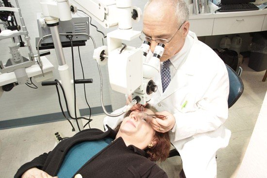 Cataract Surgery NYC | Eye Specialist | Dr. Schottenstein