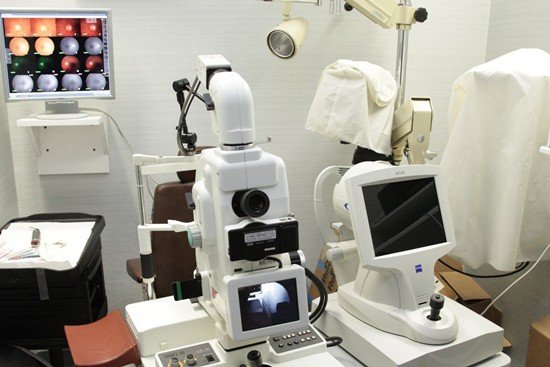 Cataract Surgery NYC | Eye Specialist | Dr. Schottenstein
